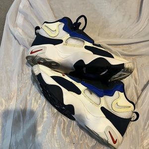 NIKE SHOES!!🤍💙